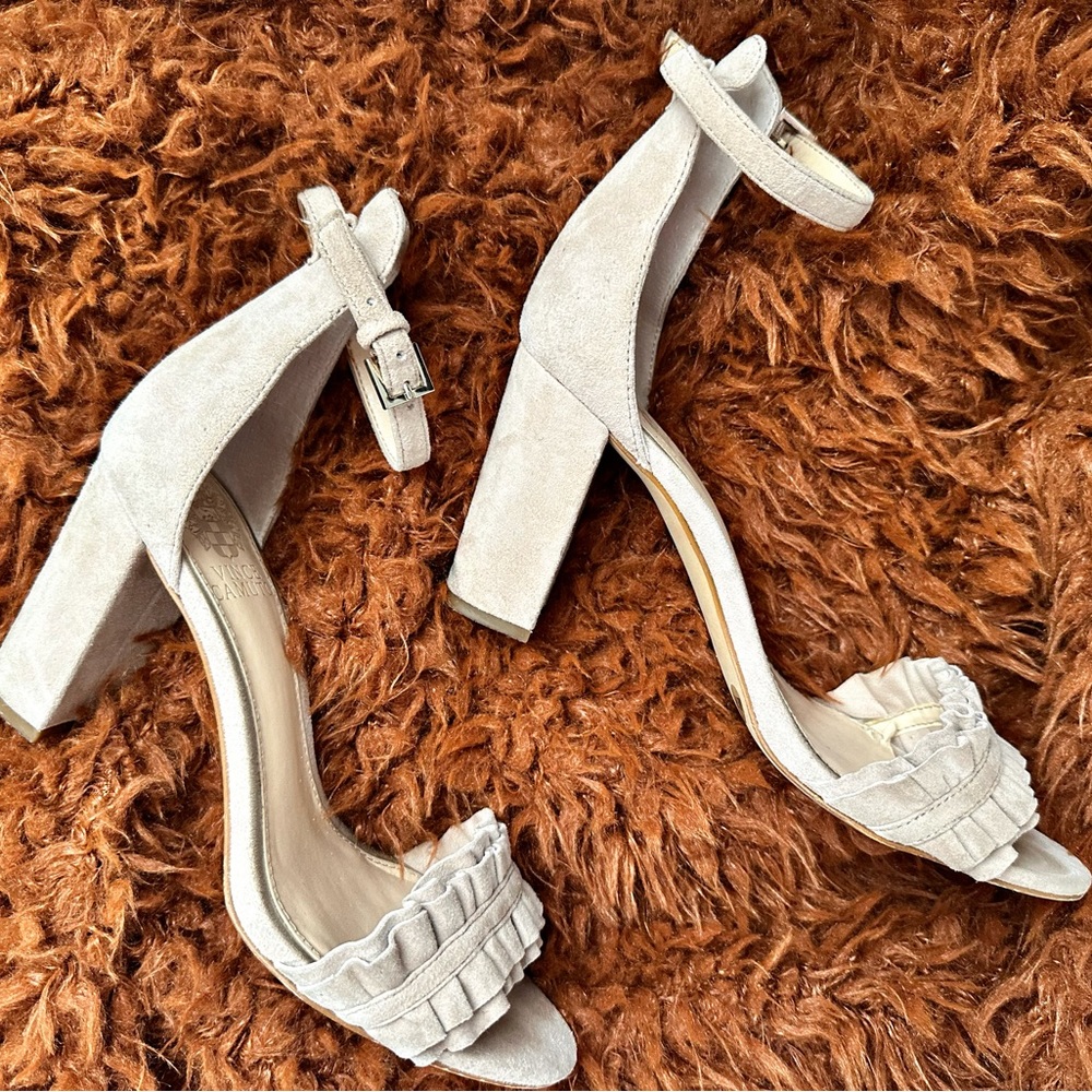 Vince Camuto Neutral Pumps